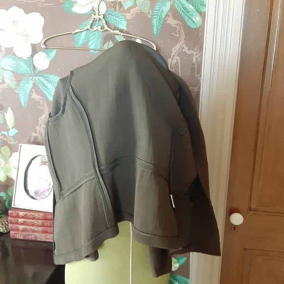 EILEEN FISHER Silk Textured Olive Green Blazer Size Small - Picture 11 of 15